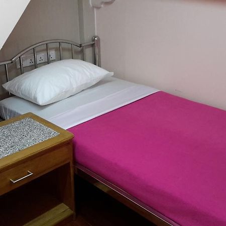Ocean Pearl Inn - 3 Янгон Номер фото